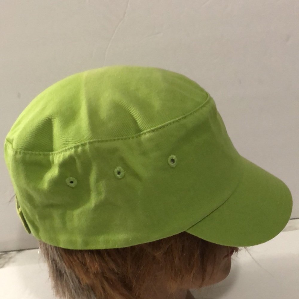 New Beautiful hat - Picture 3 of 5